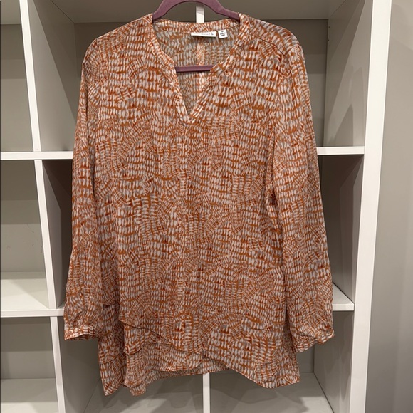 Susan Graver Tops - Excellent condition: Susan Graver orange V-neck semi-sheer top, size 10